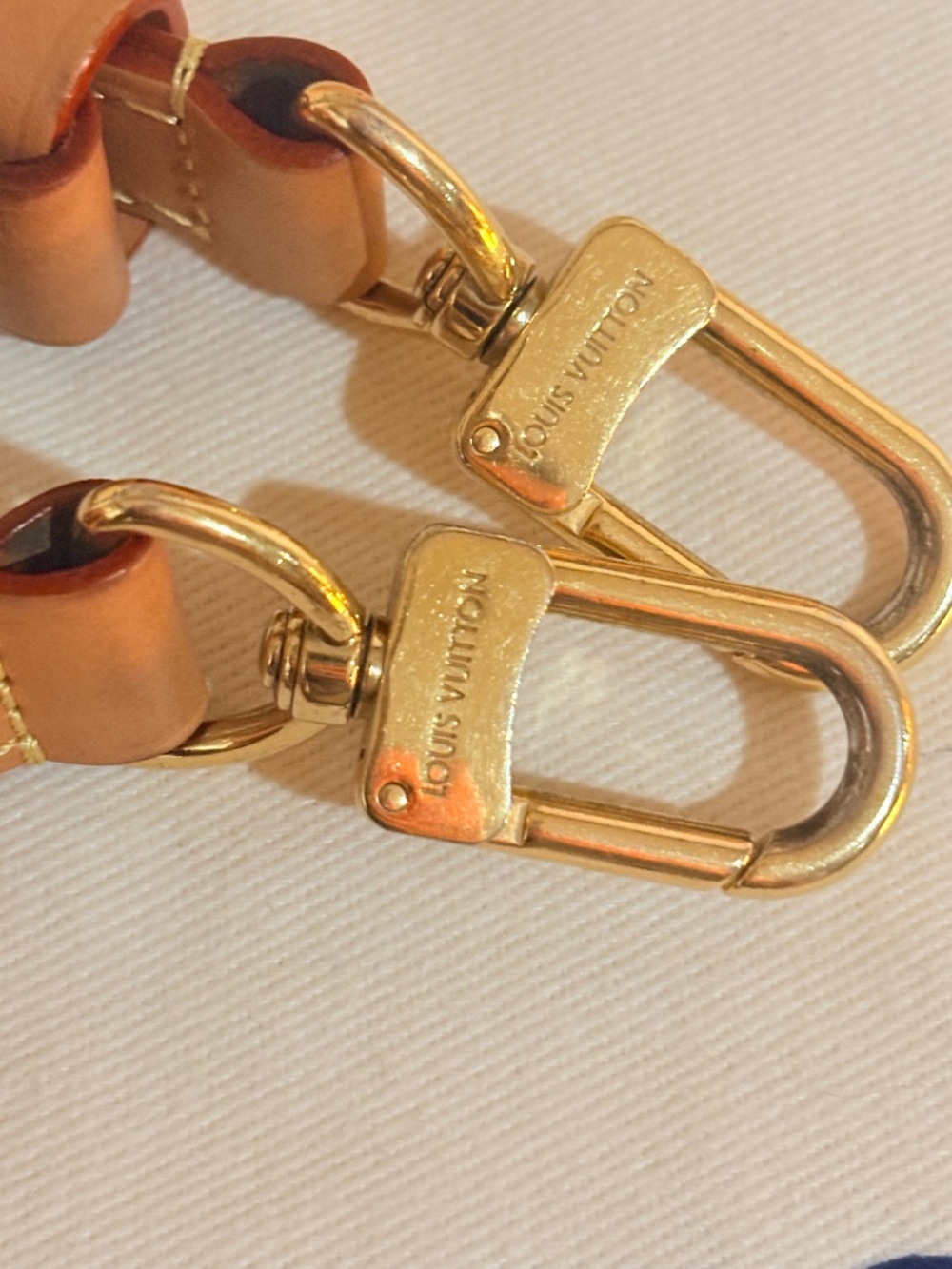 Louis vuitton loop - Picture 4 of 15